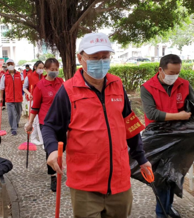 桃源社区军人红义工队带队大扫除