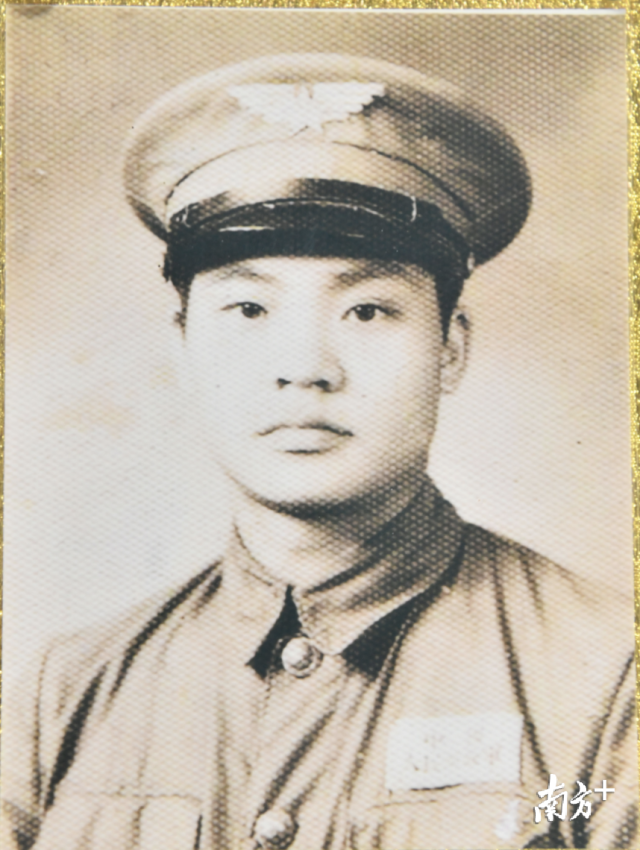 抗美援朝战场上的新兵麦秉藩。